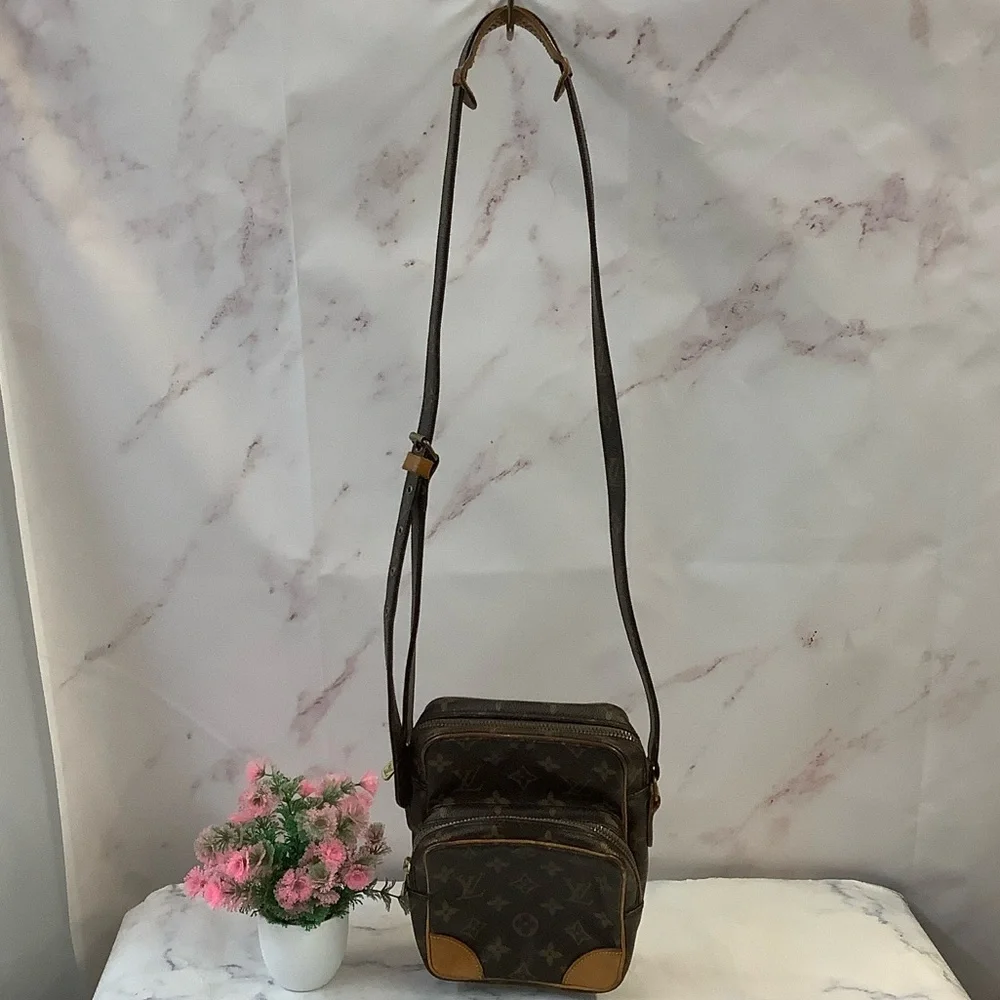 GUC Louis Vuitton Amazone Crossbody Bag
